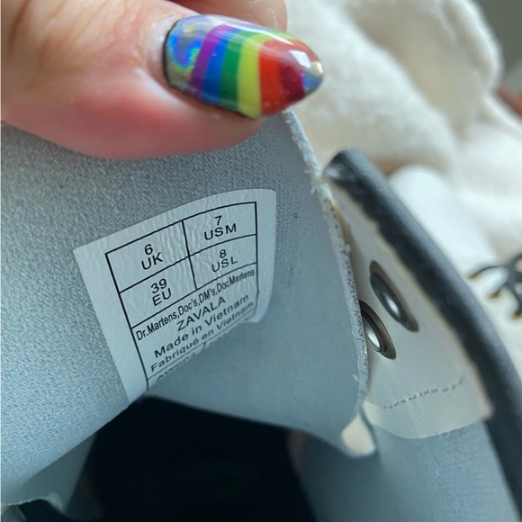 NWT Dr Martens Womens Patent Leather Boot - Picture 5 of 6